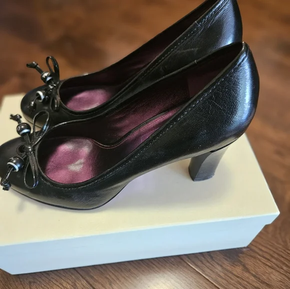 Coach Pumps - Picture 5 of 7
